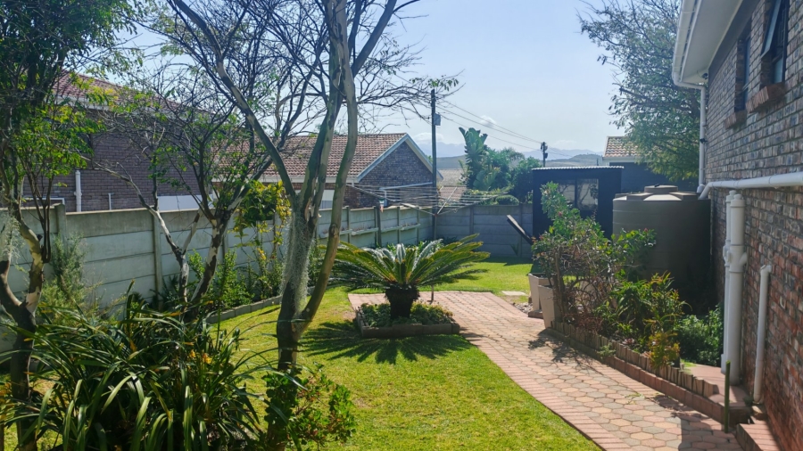 3 Bedroom Property for Sale in Fraaiuitsig Western Cape